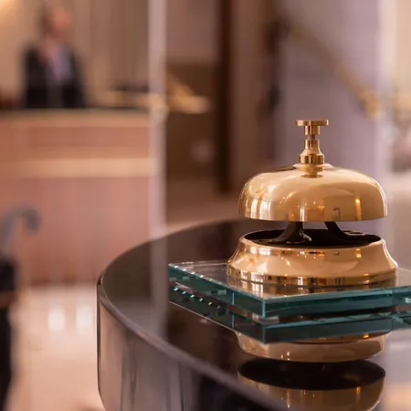 Hotel La Des Ternes