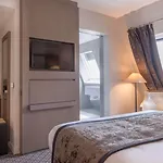 Hotel La Des Ternes 4*