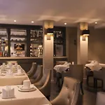 Hotel La Des Ternes 4*