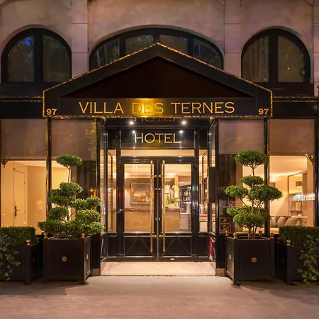 Hotel La Des Ternes 4*