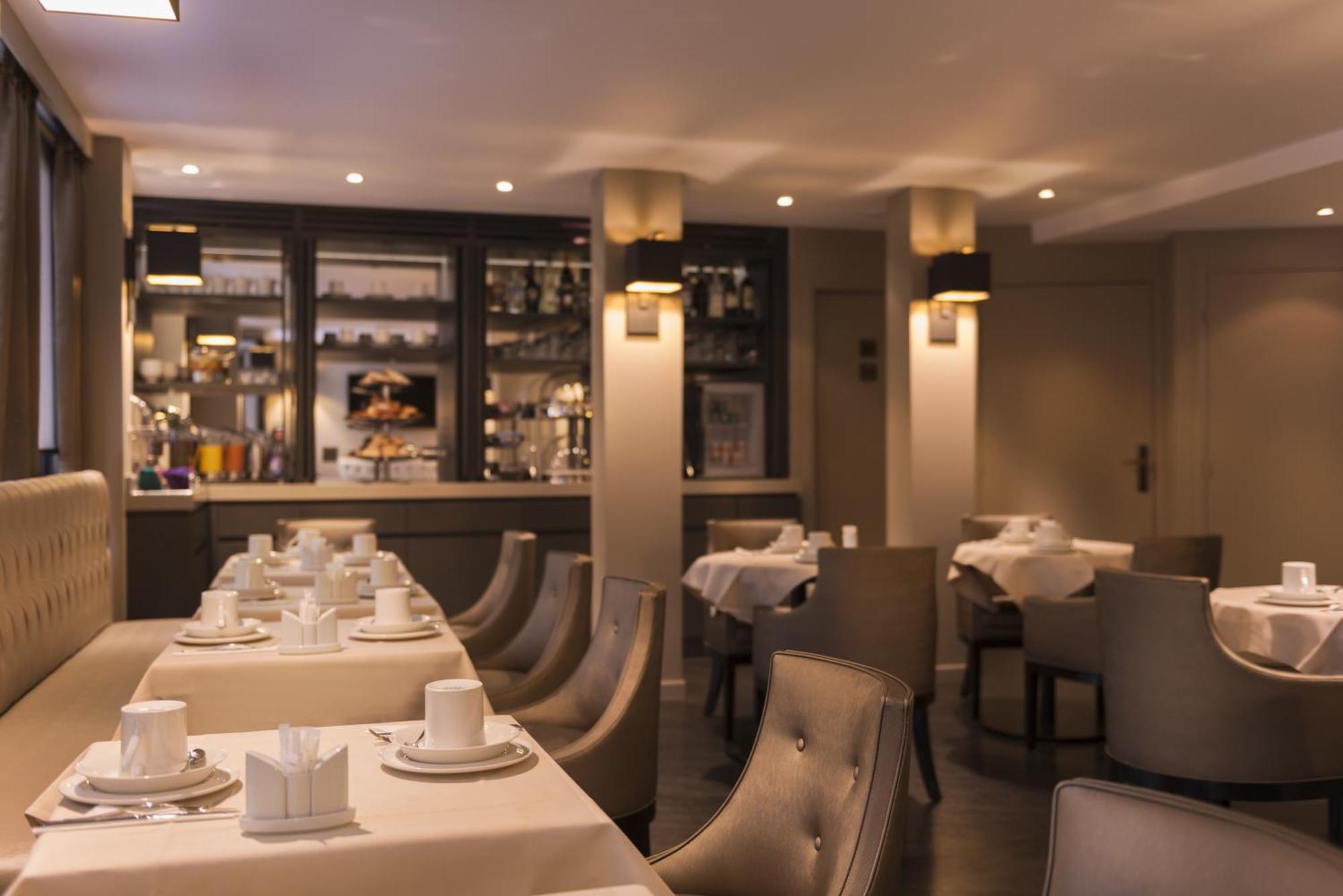 Hotel La Des Ternes 4*